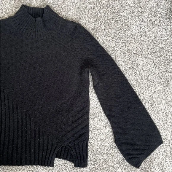 Knitted Sweater - Picture 2 of 3